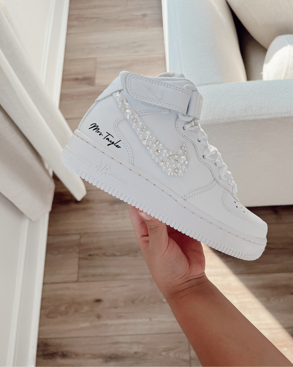 Bridal sneaker for a bride